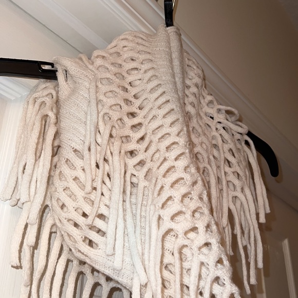 Vonmaur cream/ivory infinity scarf, one size - Picture 5 of 5